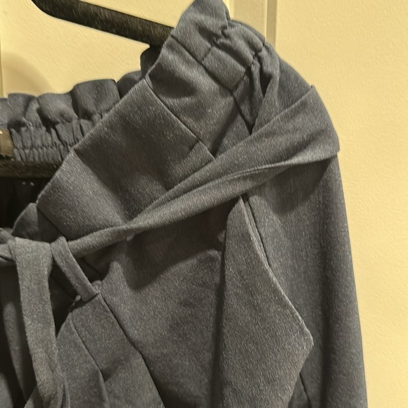 Belted high waisted trousers - Picture 3 of 5